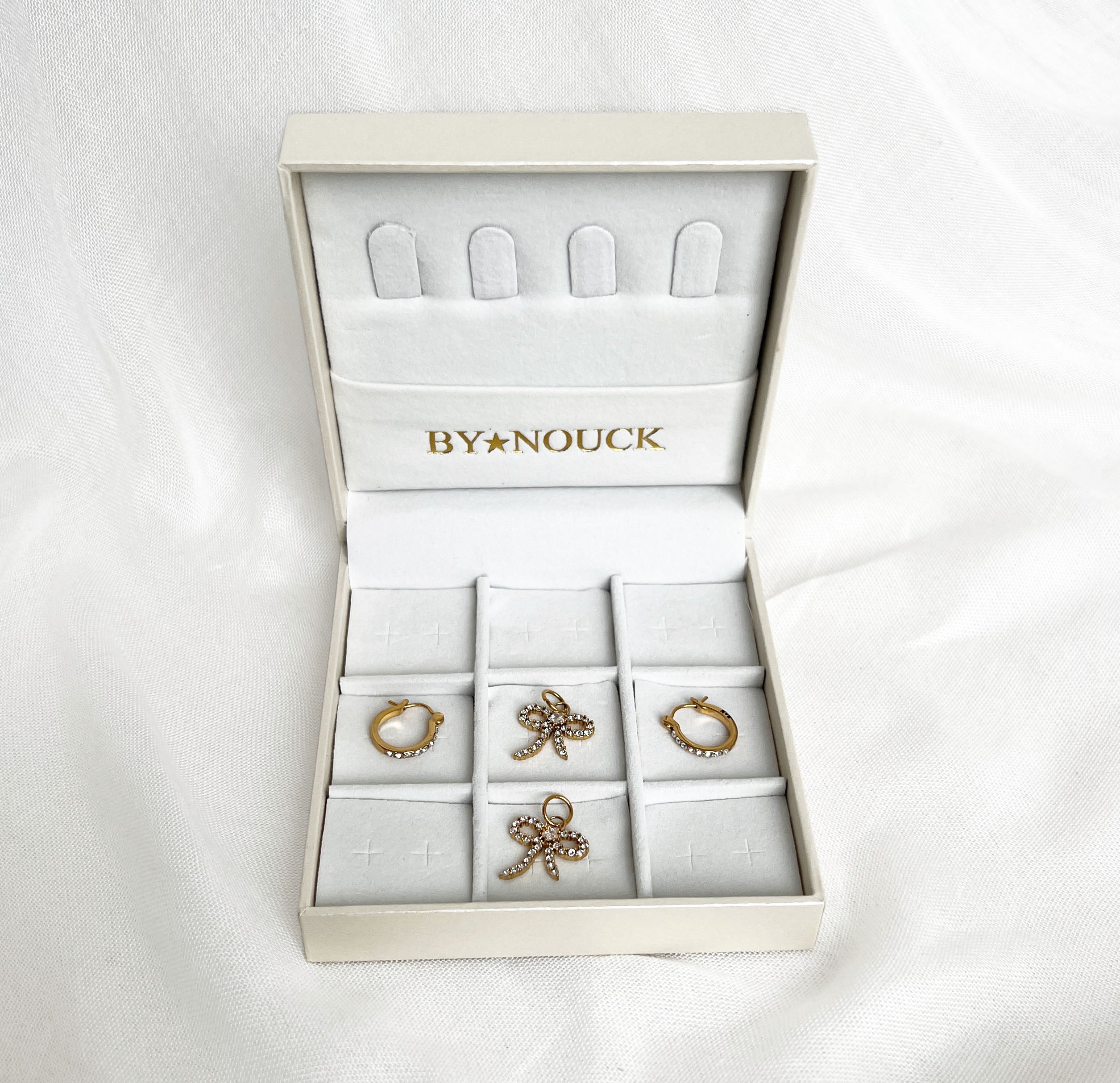 Ohrring-Set glänzende Schleifen Ohrring-Set glänzende Schleifen