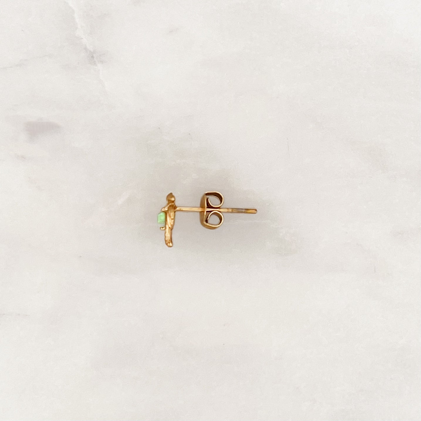 Earstud Light Green Palm Earstud Light Green Palm