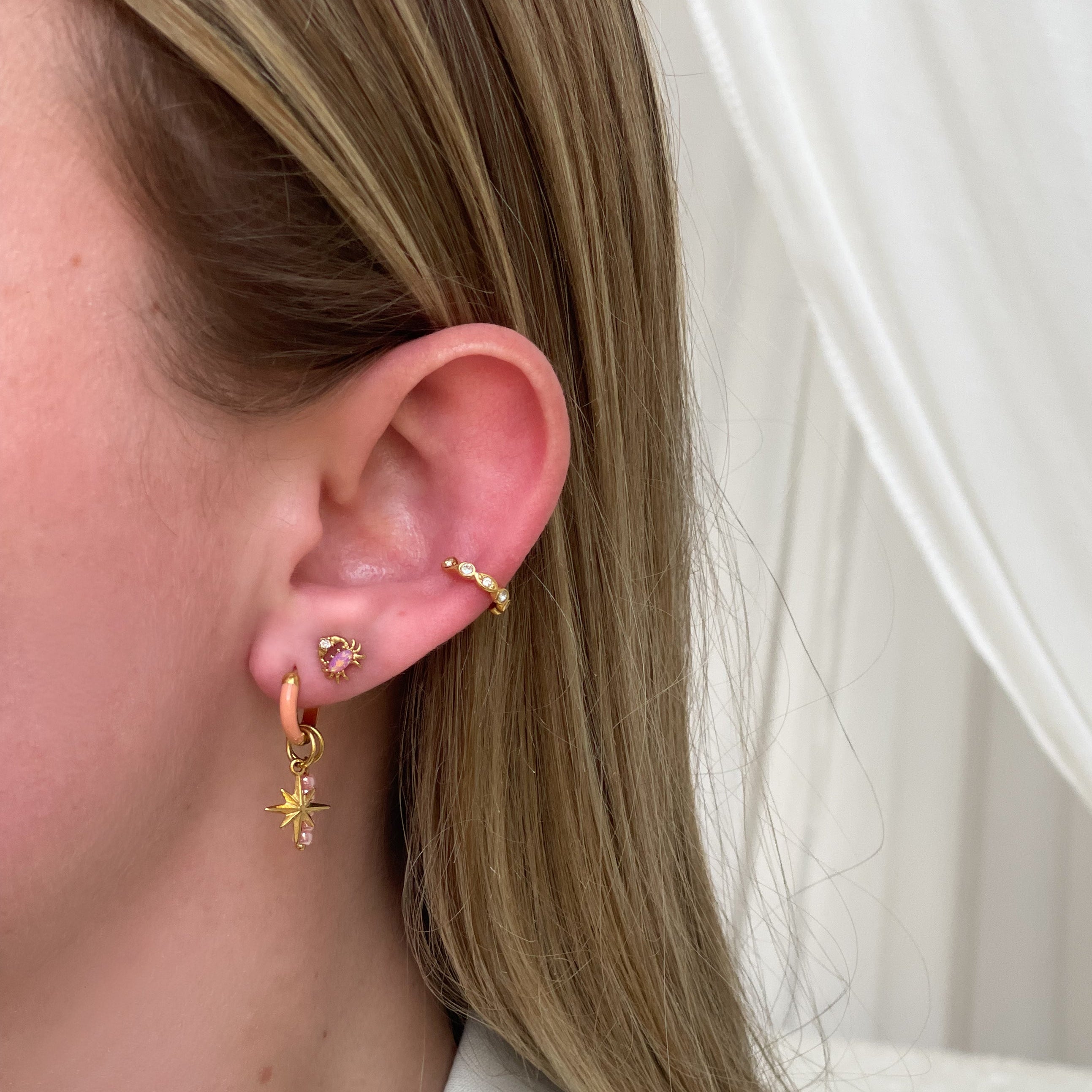 Earstud Pink Crabby Earstud Pink Crabby