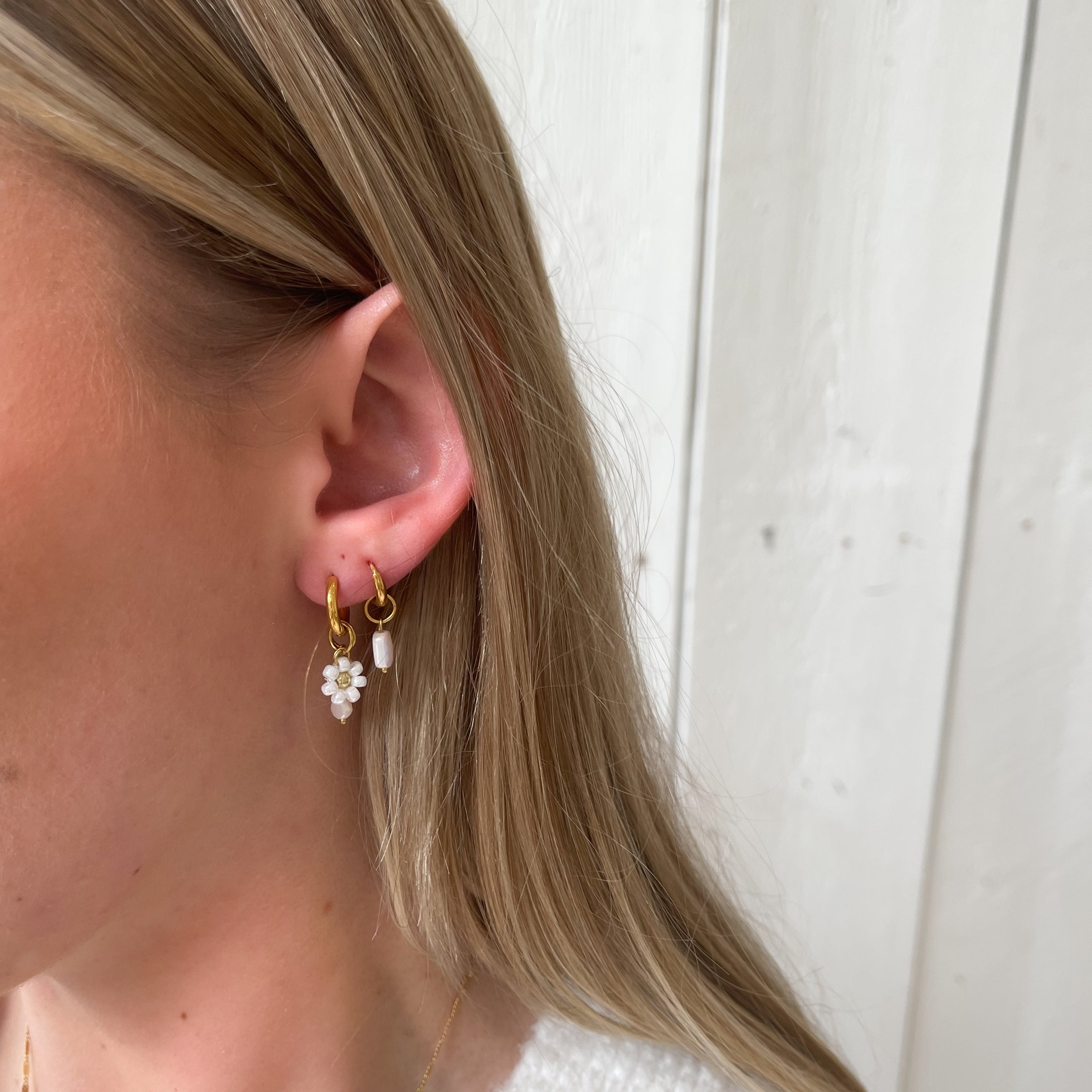 DYO White Beads Flower DYO White Beads Flower