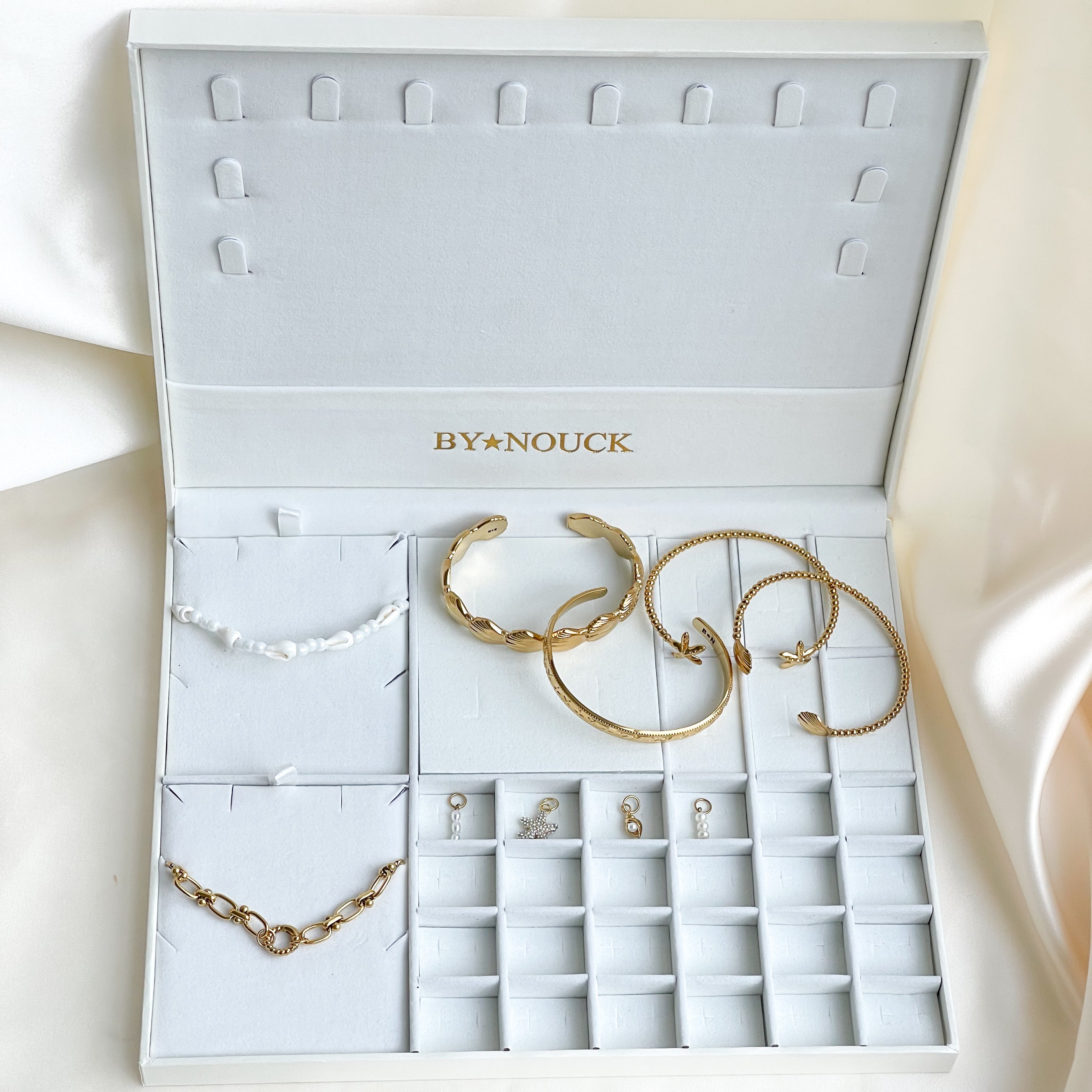 Collection box bracelets Collection box bracelets