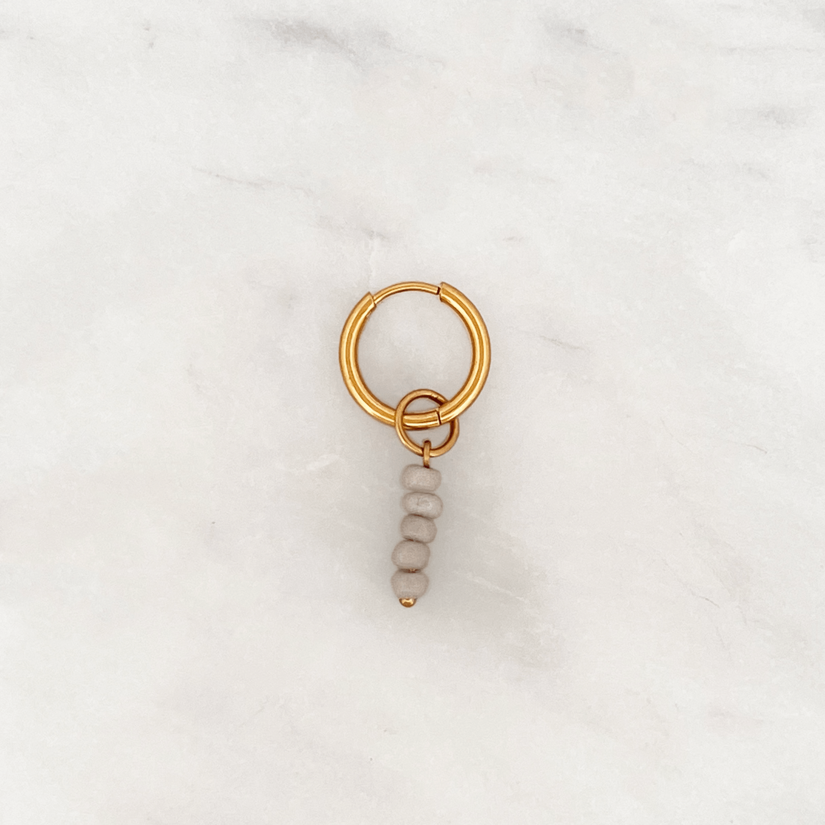 Fine Huggie Silk Grey Beads - ByNouck Jewelry Fine Huggie Silk Grey Beads - ByNouck Jewelry