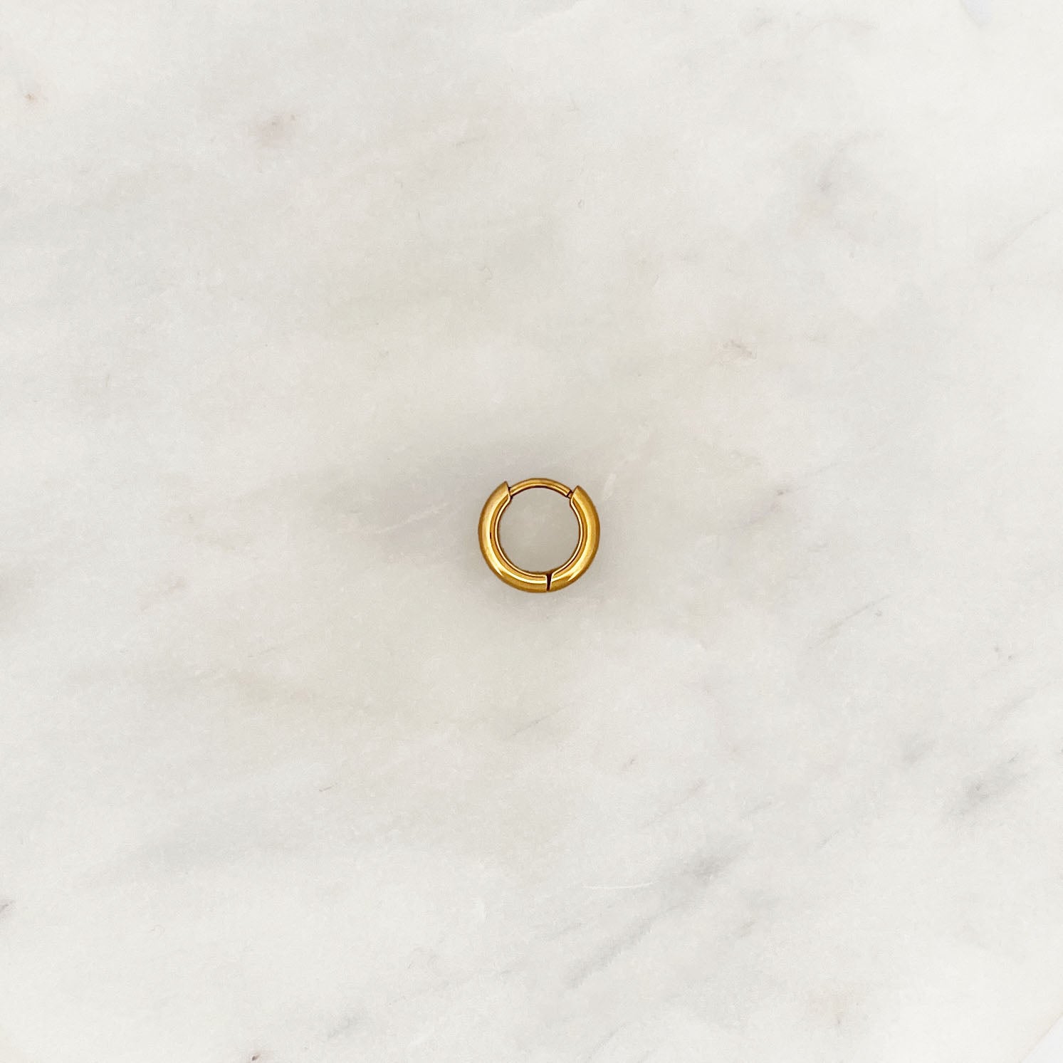 Base Tiny Luxury Hoop