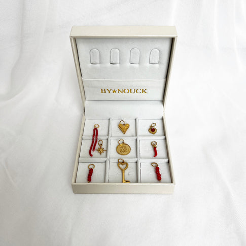 Charm box red