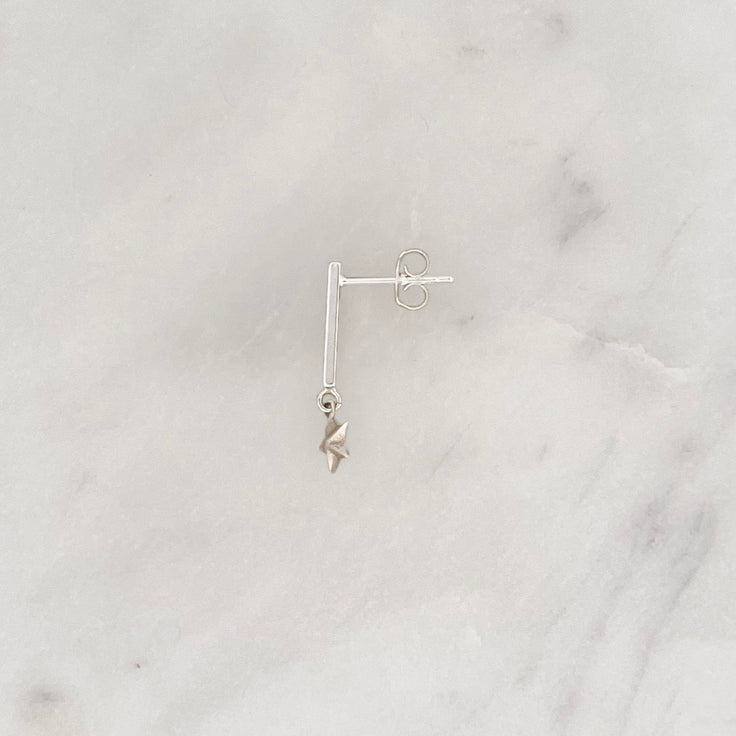 Sample Earpin Bar Tiny Star Silverplated