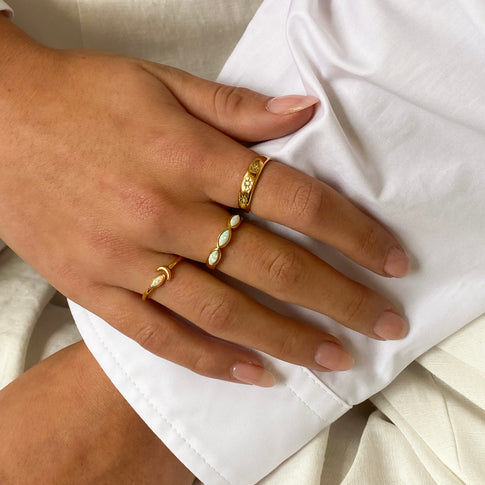 Set opal rings