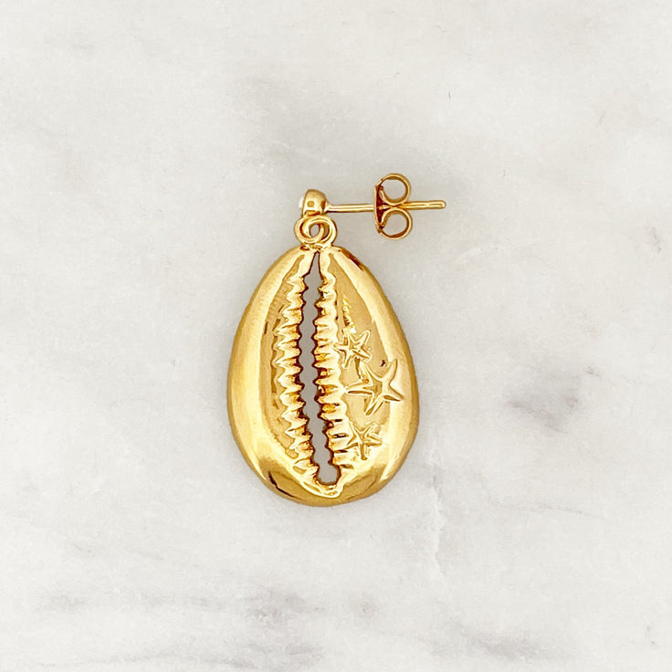 Pearl Earpin Gold Cowrie