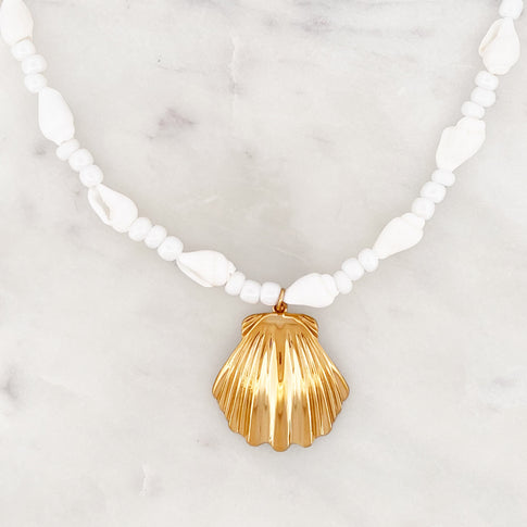White Shell Necklace Scallop