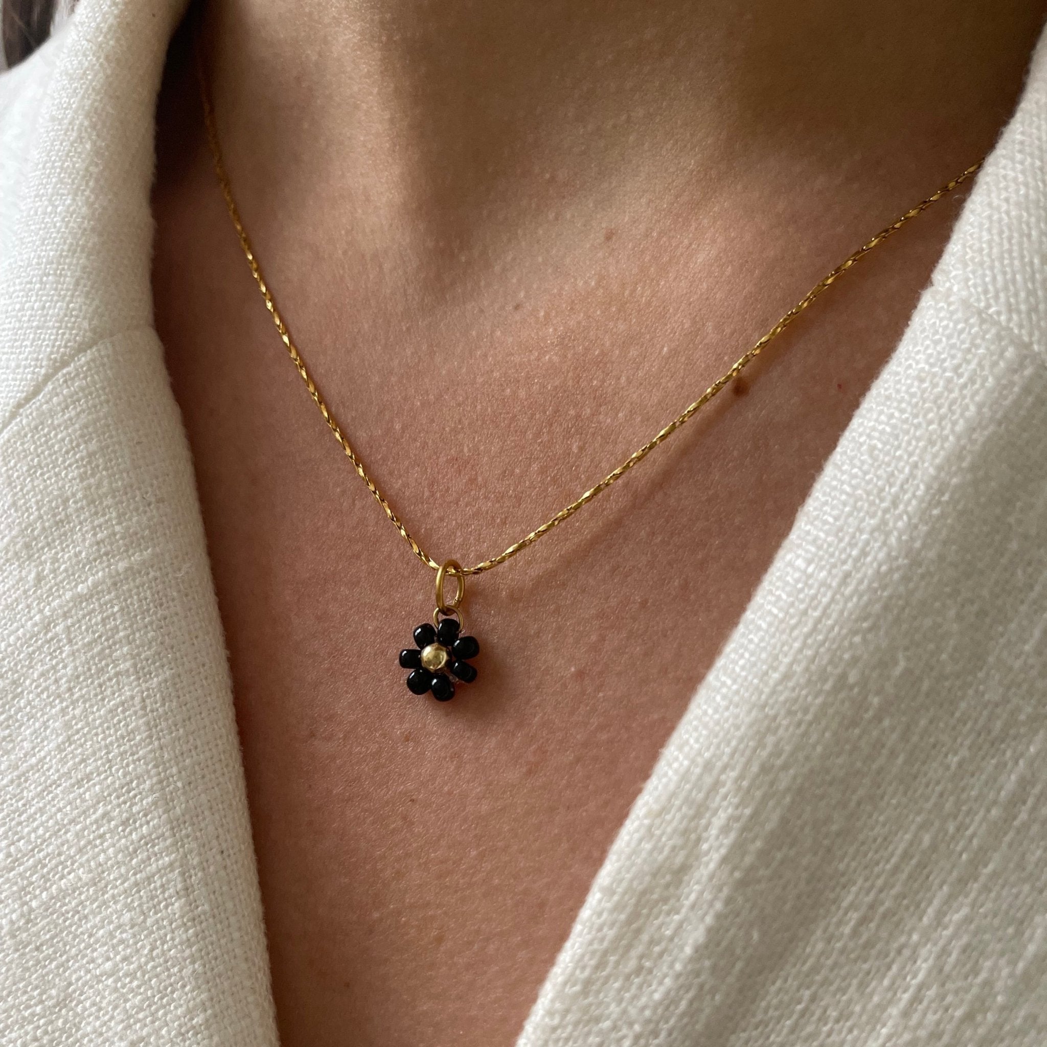 DYO Black Beads Flower - ByNouck Jewelry