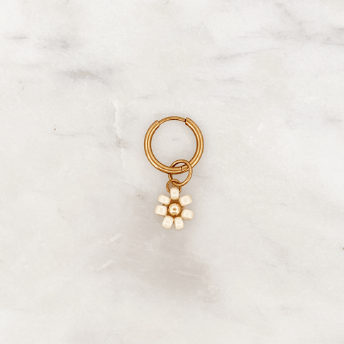 Fine Huggie Beige Beads Flower - ByNouck Jewelry