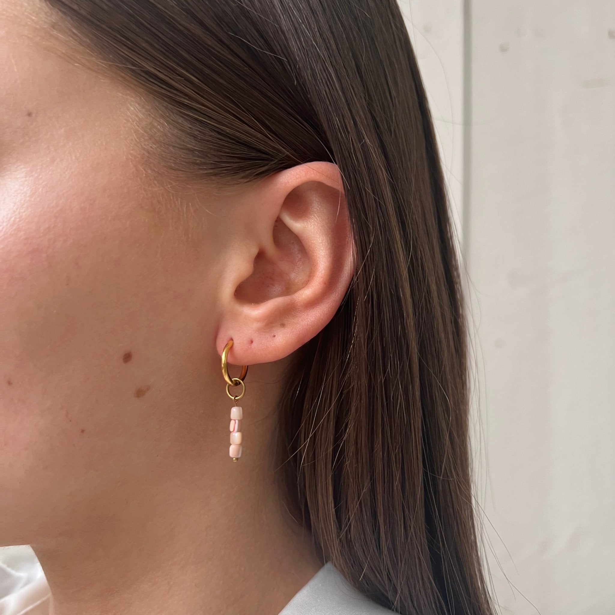 Fine Huggie Pink Shell Beads - ByNouck Jewelry