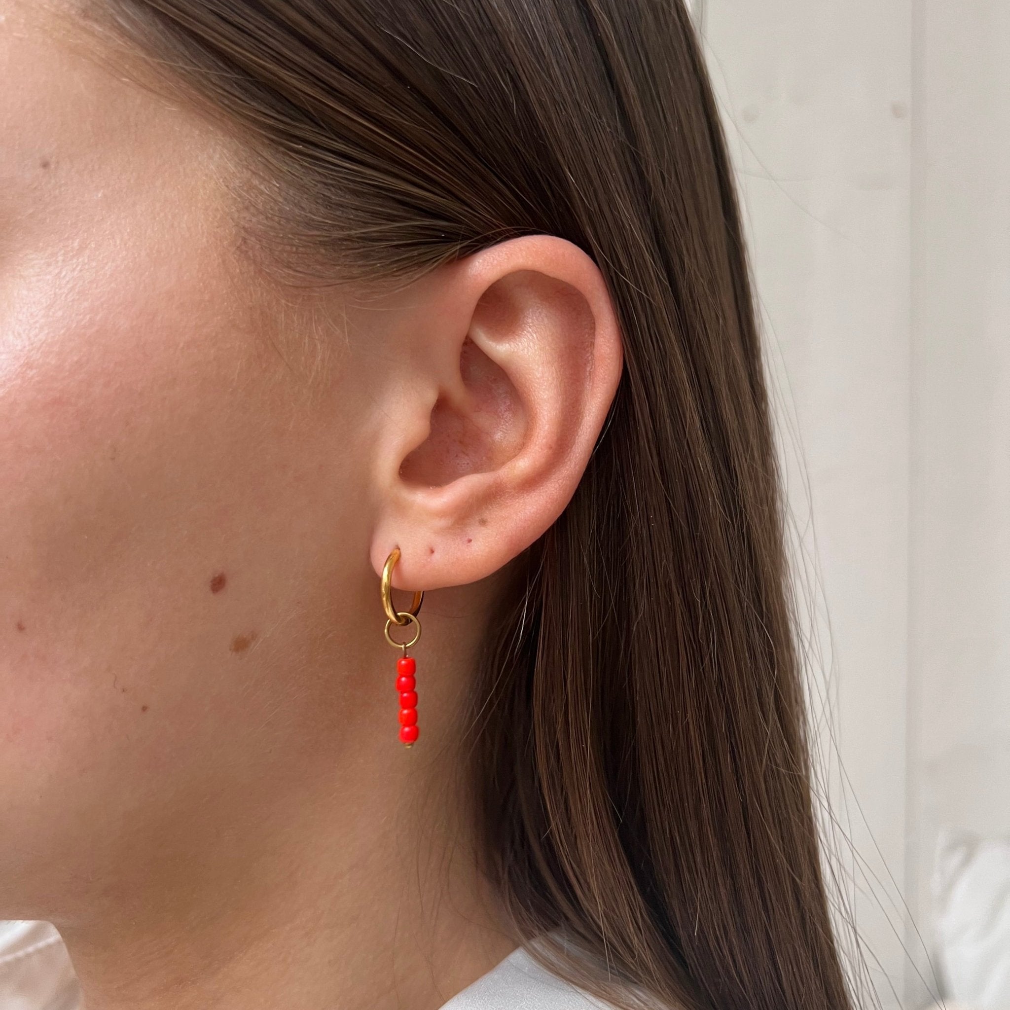 Fine Huggie Tango Red Beads - ByNouck Jewelry