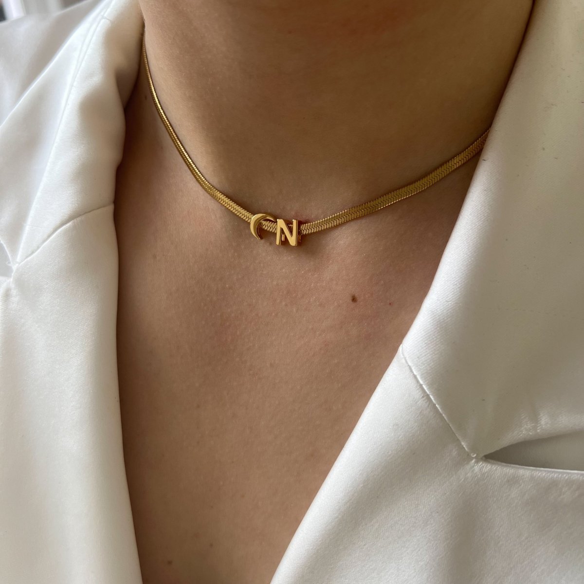 Flat Initial Choker Moon - ByNouck Jewelry