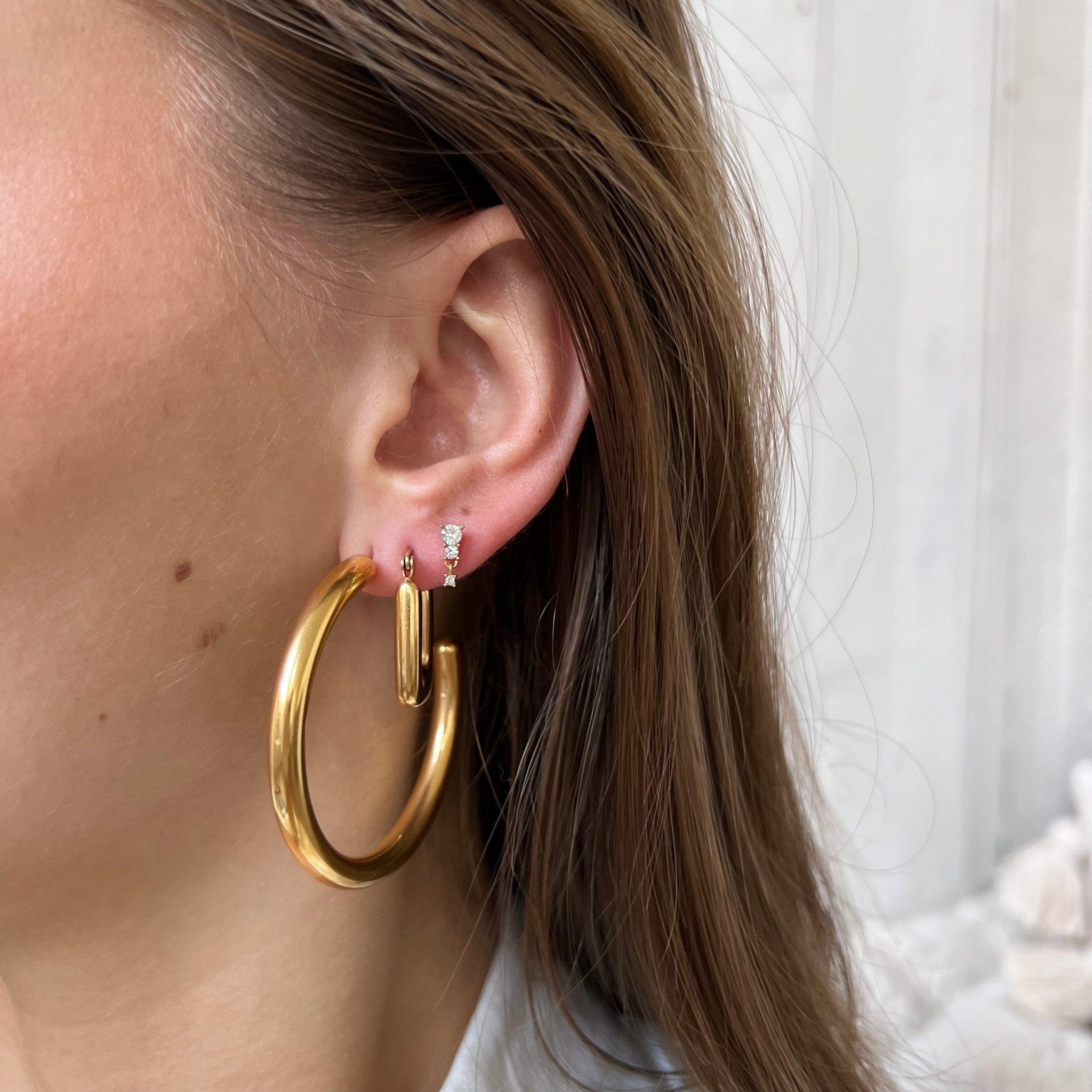 Shiny Earstud 3 Stones - ByNouck Jewelry